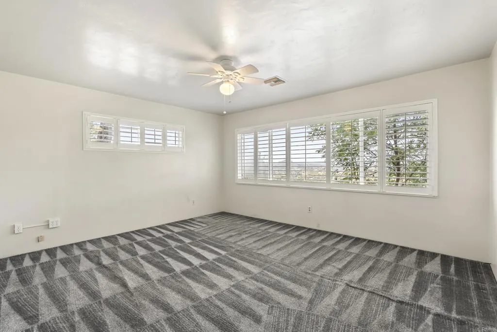 https://cdn.realtyfeed.com/cdn/127/306693625/92fa6cc0d3f54fe24feca19622600578.webp