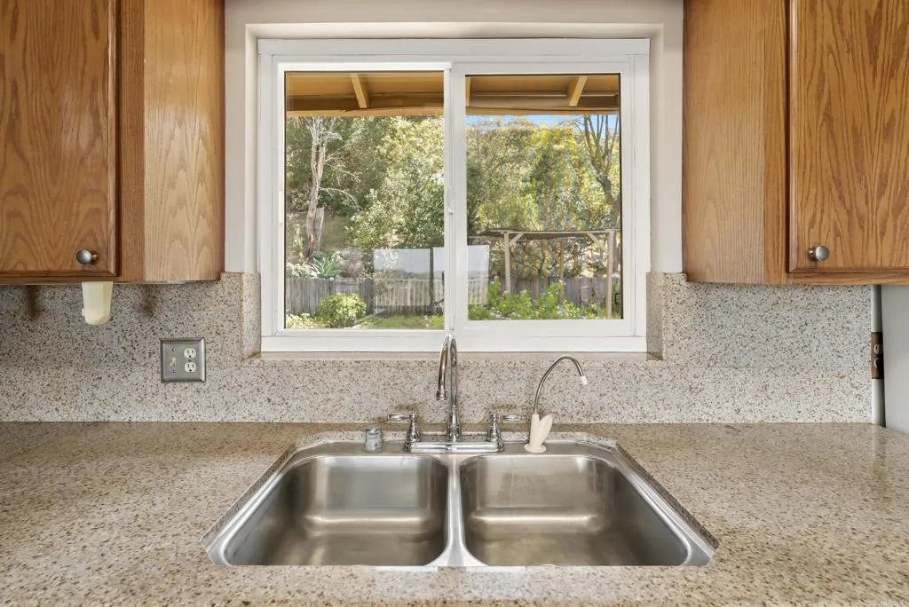 https://cdn.realtyfeed.com/cdn/127/306693625/ad6382715b3708b191561fd066476f04.webp