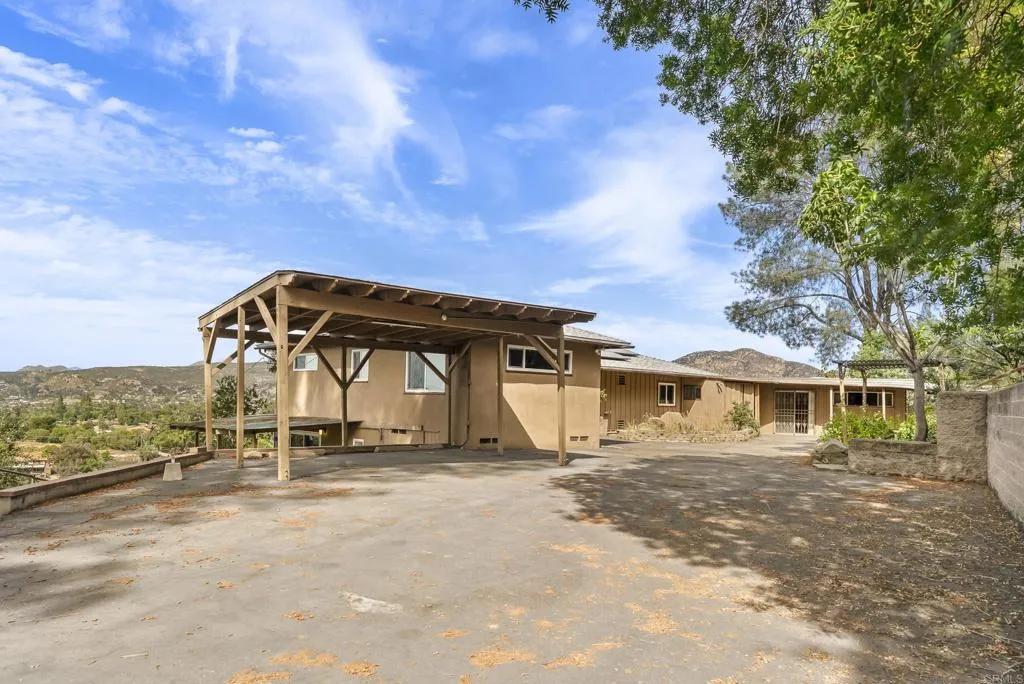 https://cdn.realtyfeed.com/cdn/127/306693625/e6a1ed9e44bb6b5b2183b35428a14567.webp
