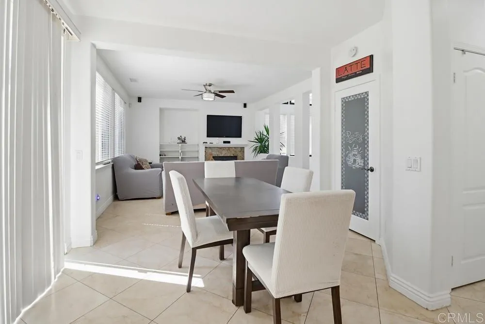 https://cdn.realtyfeed.com/cdn/127/306693644/2c3822c7601aca426bbb174eb57a28e5.webp
