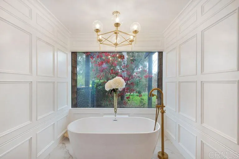 https://cdn.realtyfeed.com/cdn/127/306693716/0f4e3618e62cbdb55c718cae80bd7a21.webp