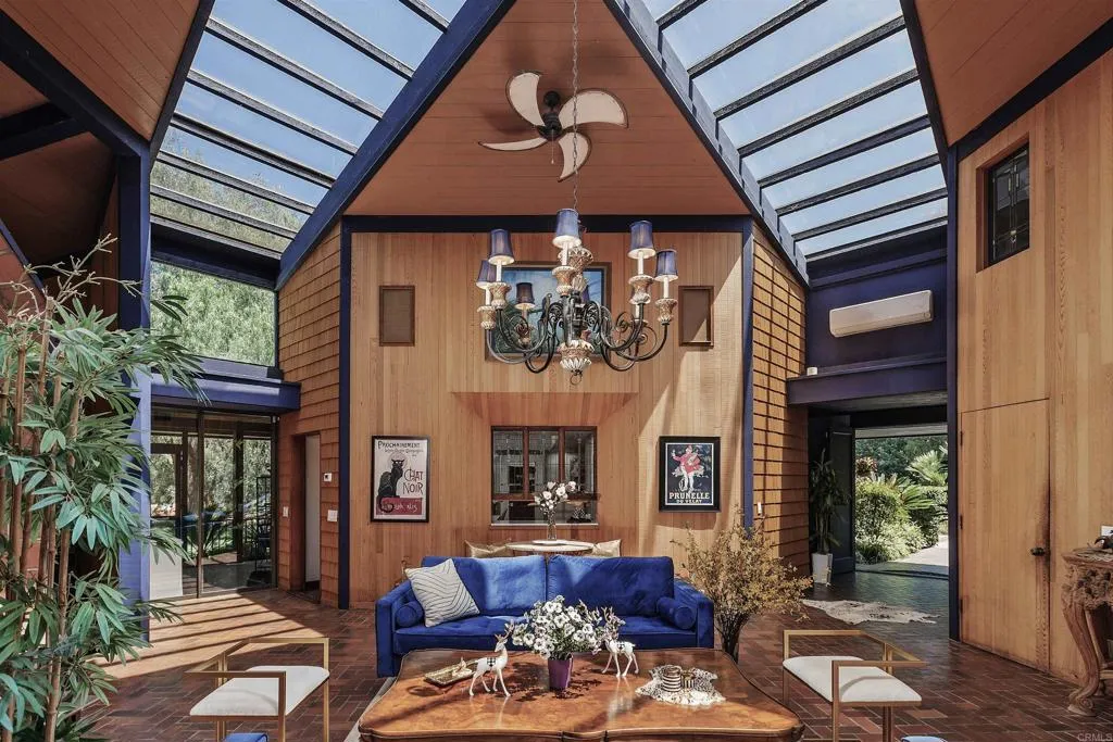 https://cdn.realtyfeed.com/cdn/127/306693716/24c1065bf9c8077ab0a468119dc4e9be.webp