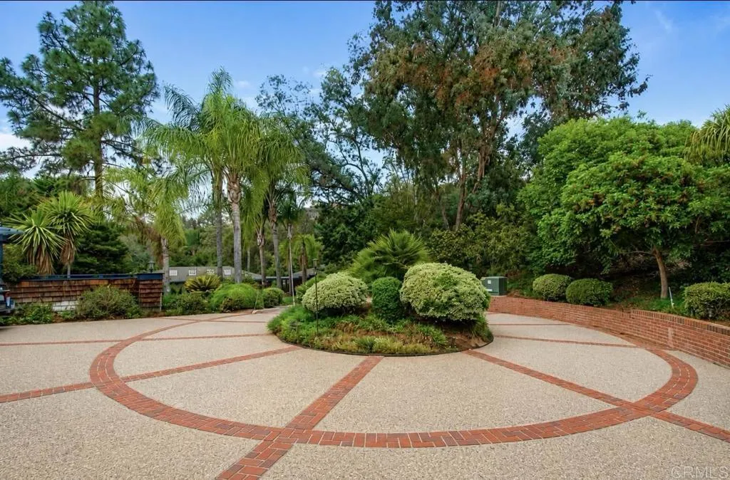 https://cdn.realtyfeed.com/cdn/127/306693716/5055a91b1680aa019400c140ffd2c6c6.webp