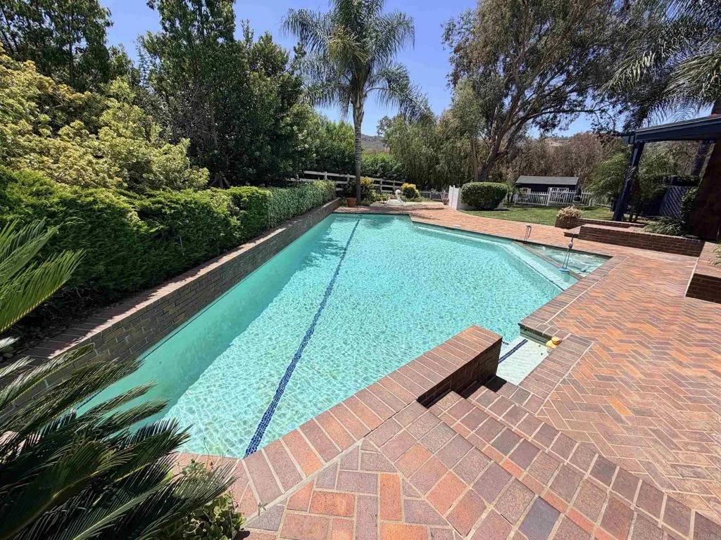 https://cdn.realtyfeed.com/cdn/127/306693716/51b7a82d50ae07d334914fe0d6f5812e.webp