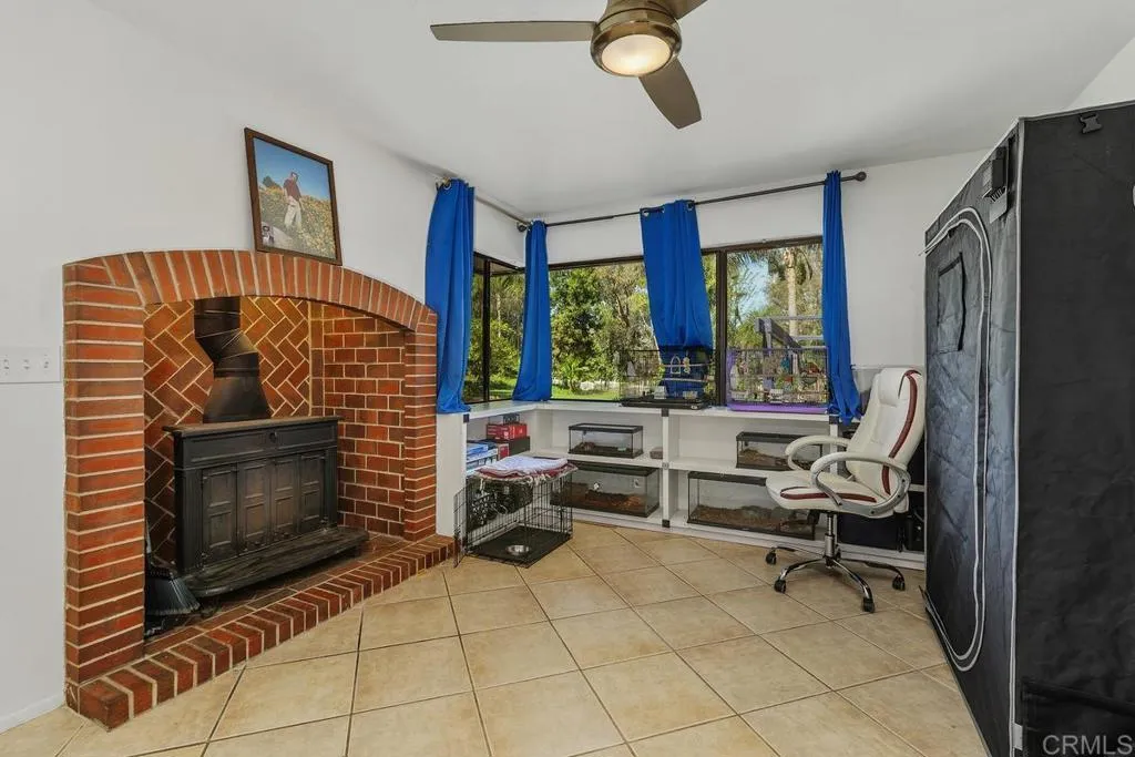 https://cdn.realtyfeed.com/cdn/127/306693716/5cf31c1e57a1fdeecfd0eb25397dba4b.webp