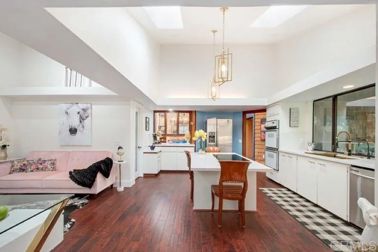 https://cdn.realtyfeed.com/cdn/127/306693716/690371a8384382191f7d3dcc9601fb8a.webp