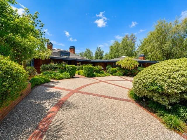 https://cdn.realtyfeed.com/cdn/127/306693716/837f7364cf83c35552ed028222dc6dad.webp