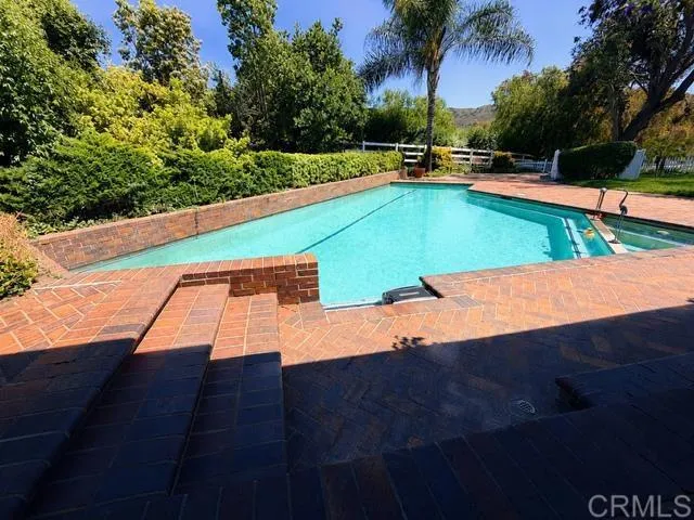https://cdn.realtyfeed.com/cdn/127/306693716/eb9bcef0776cfbc8560bf7fce45acd3c.webp
