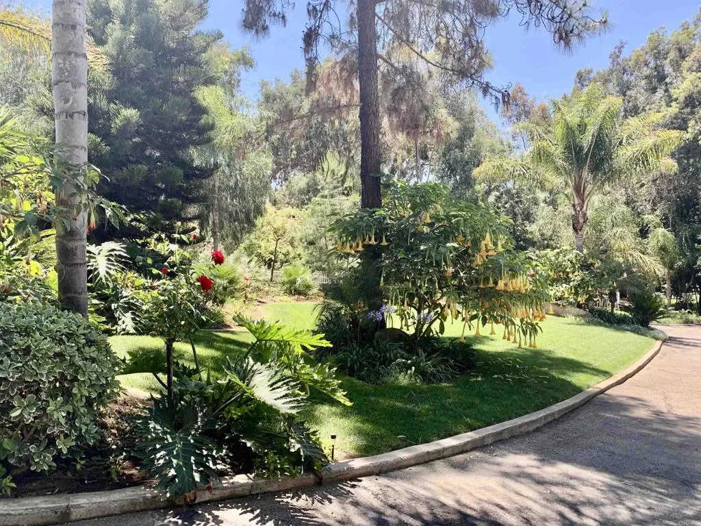 https://cdn.realtyfeed.com/cdn/127/306693716/edeb38f8d6b6cd8179c520fc0210ed7f.webp