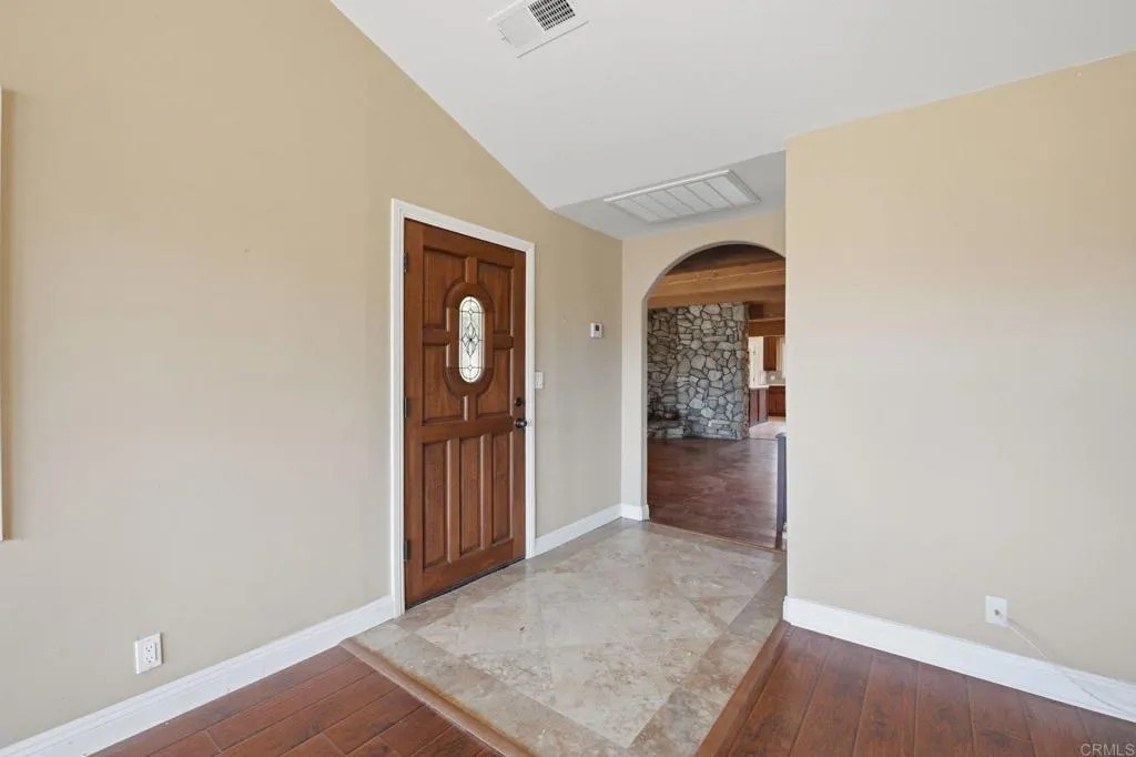 https://cdn.realtyfeed.com/cdn/127/306693747/781325aa61e8ffe095b5181063afab8e.webp