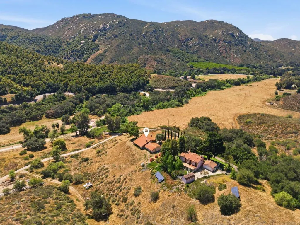 https://cdn.realtyfeed.com/cdn/127/306693747/b7a8ac04d4407e07c513439f9a9549a3.webp