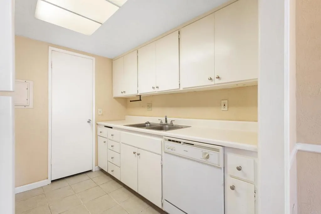 https://cdn.realtyfeed.com/cdn/127/306693834/4dd4b2942ba67120160b0a107532b673.webp