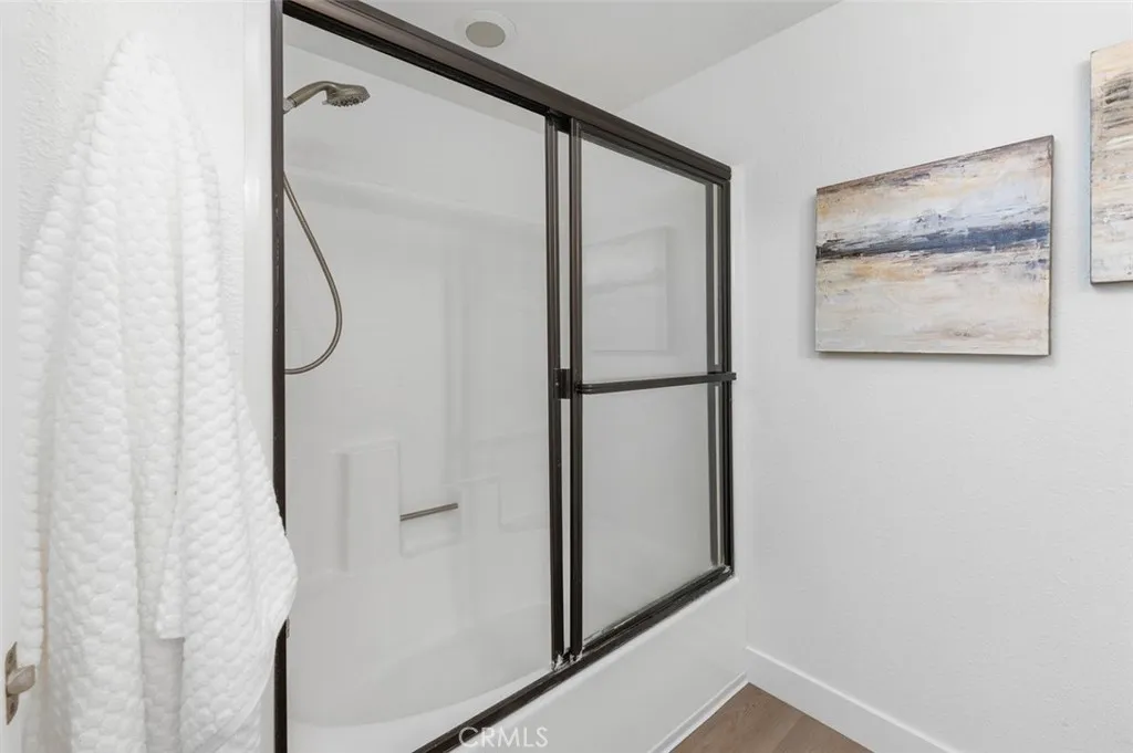 Photo #17: ND26082572 Listing: Photo #17