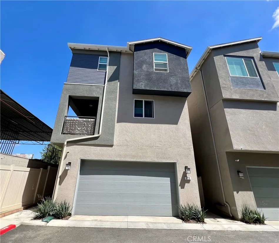 925 3rd, Santa Ana, CA, 92701