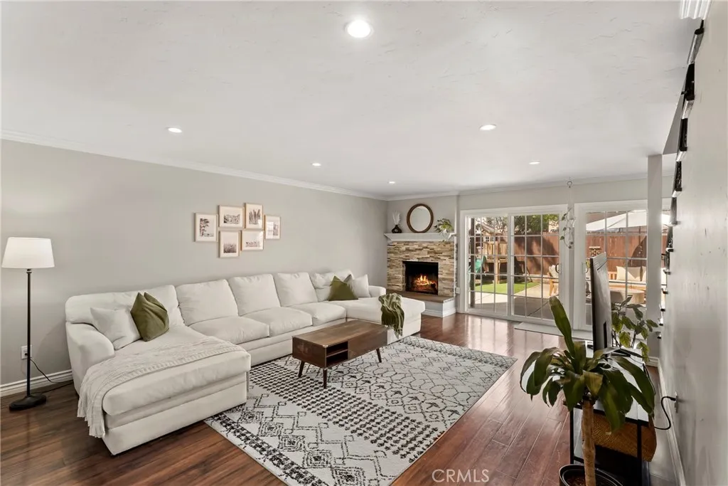 https://cdn.realtyfeed.com/cdn/127/306693925/4d0eb69908e19d1ad231d0318a708bb6.webp