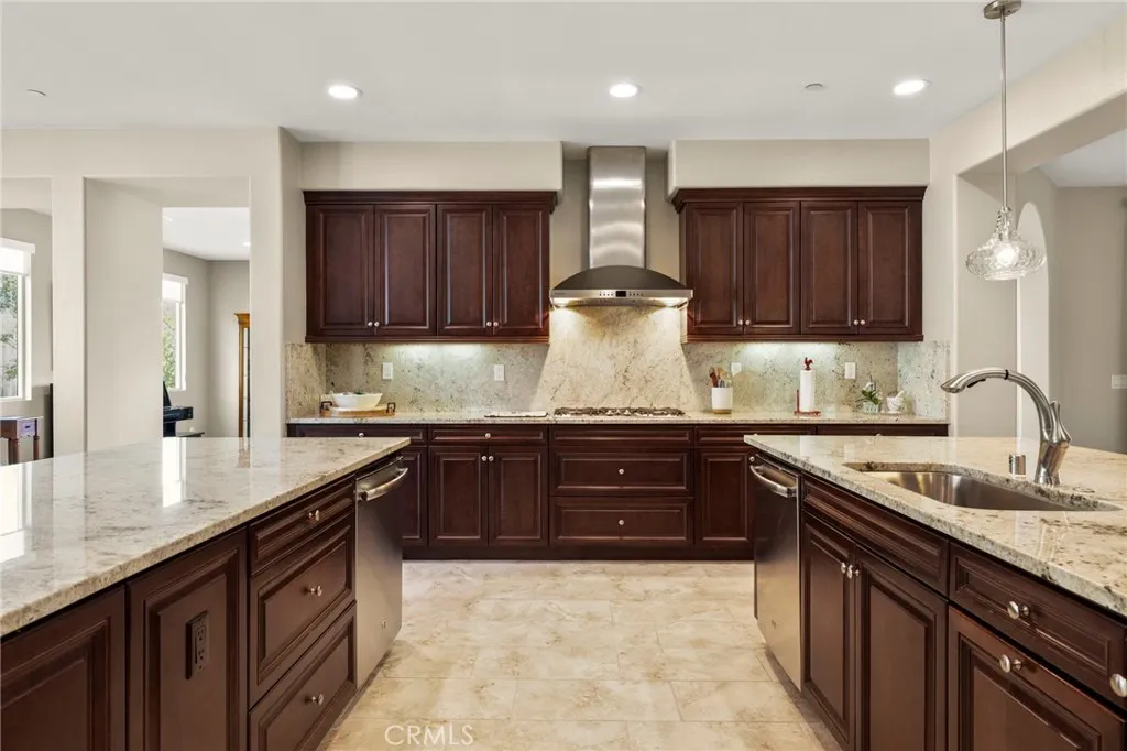 https://cdn.realtyfeed.com/cdn/127/306693928/0d31472b52f18c5dea8ae439dfe632a4.webp