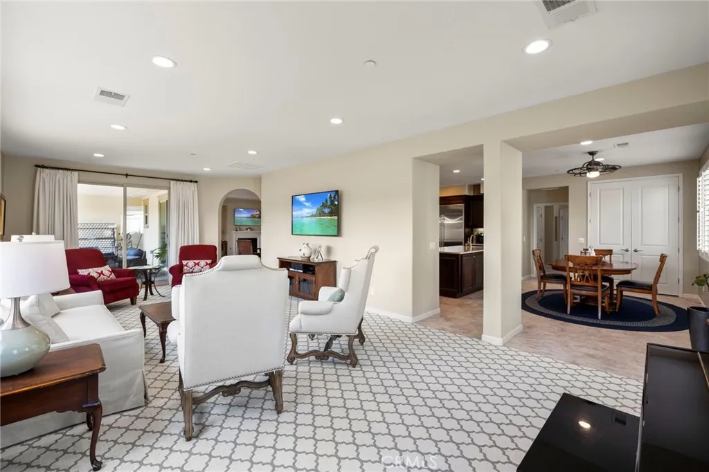 https://cdn.realtyfeed.com/cdn/127/306693928/15df2c8c26c56fd7075feb146e474e08.webp
