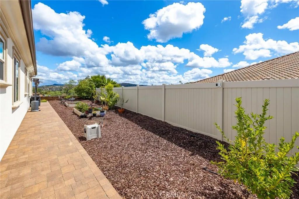 https://cdn.realtyfeed.com/cdn/127/306693928/1736f1402a9f629bc24c24219047cba1.webp
