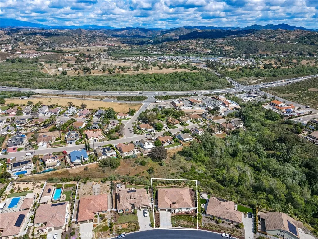 https://cdn.realtyfeed.com/cdn/127/306693928/18dbbca86e29eb2b10af626dfdd380b3.webp