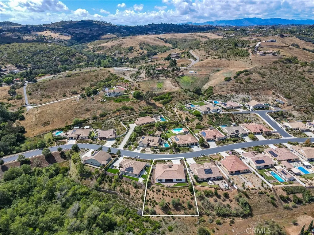 https://cdn.realtyfeed.com/cdn/127/306693928/4c1c25f584548eb2cc4fc970fd46093d.webp