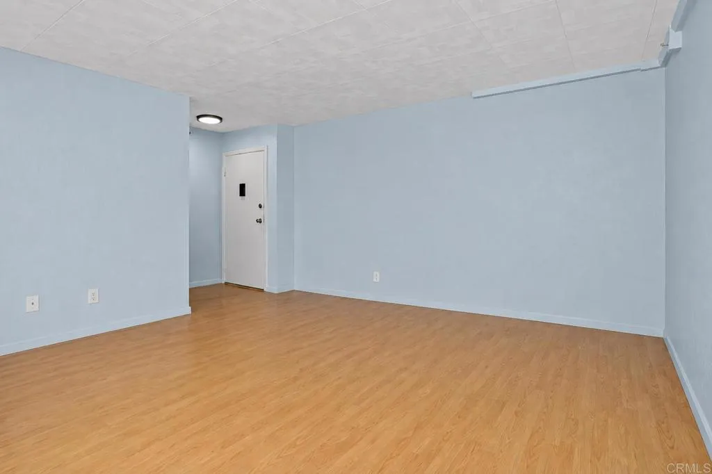https://cdn.realtyfeed.com/cdn/127/306693990/f4eb82acd4474c14934f11f81202b6a7.webp