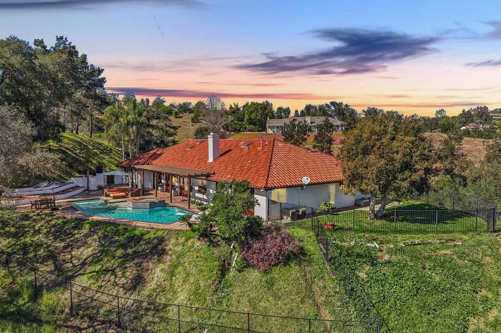 Fallbrook, CA 92028