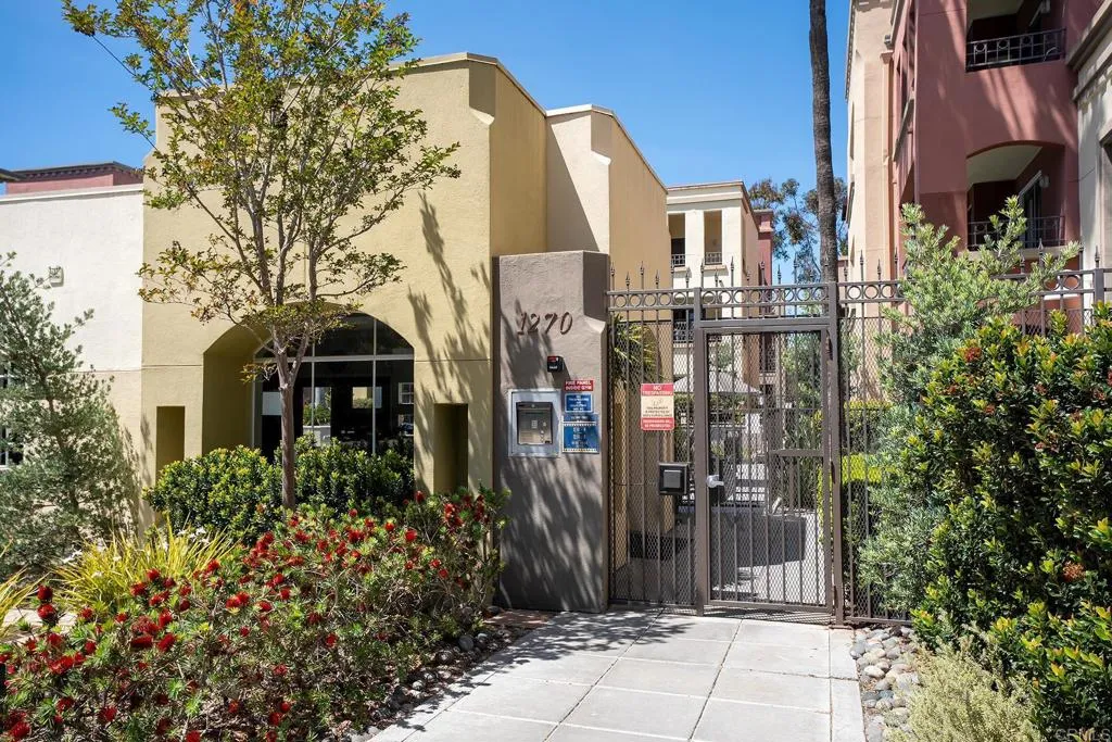 https://cdn.realtyfeed.com/cdn/127/306694208/ad898369bbbd560665750c57a1e5a6d7.webp