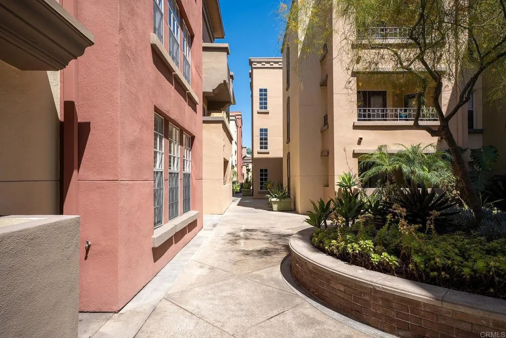 https://cdn.realtyfeed.com/cdn/127/306694208/b89dab8b178392b3010bec746e128c53.webp
