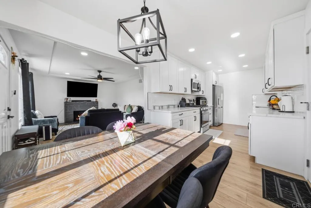 https://cdn.realtyfeed.com/cdn/127/306694242/24b11976454e2ecb3e21c08cc43ab0f6.webp