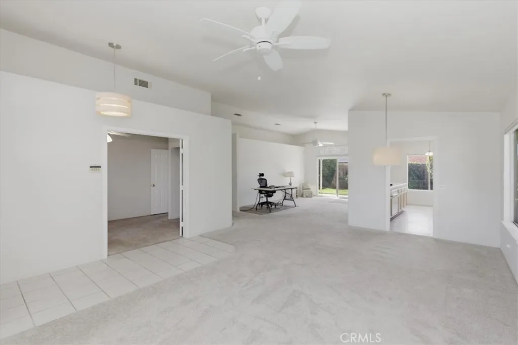 https://cdn.realtyfeed.com/cdn/127/306694265/86f2d53d3fd2907c19dbd4b2e7d58386.webp