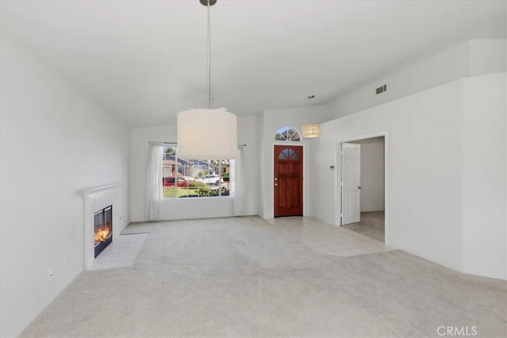 https://cdn.realtyfeed.com/cdn/127/306694265/8c8c89d151e8d814ade3411a073b0d44.webp