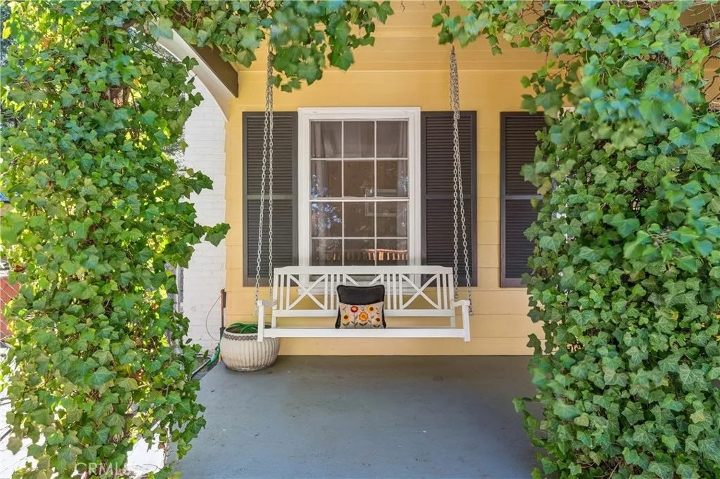 222 Holiday, Lake Arrowhead, CA 92352 - Photo 5 of 50, Lake Arrowhead, CA