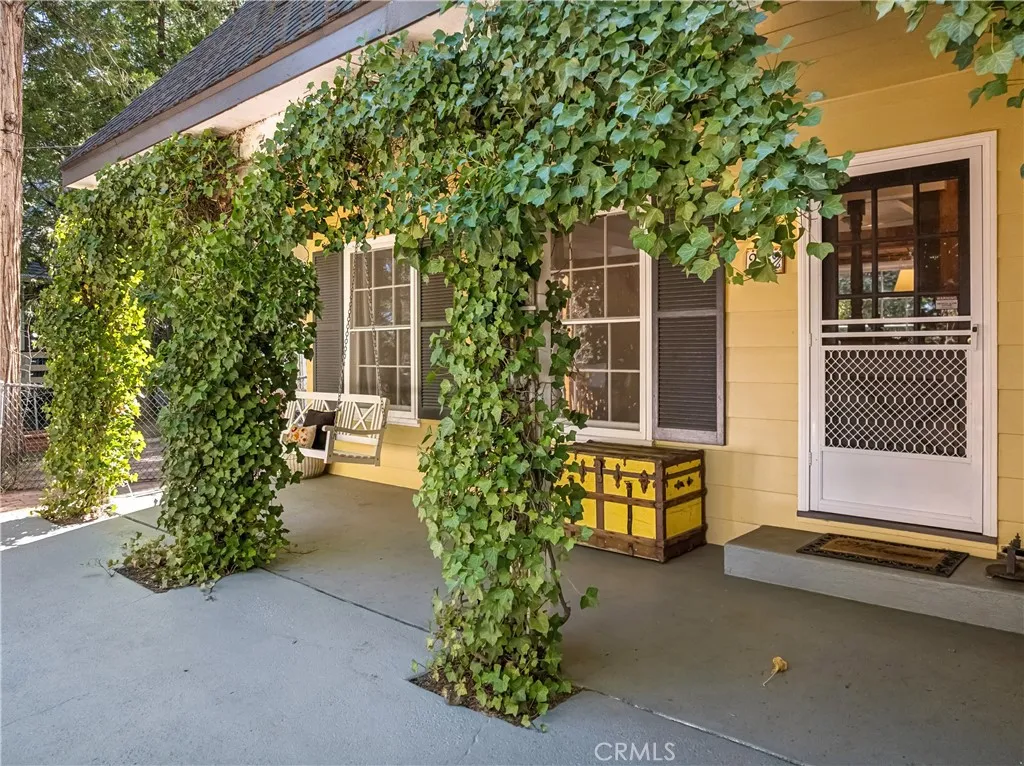 222 Holiday, Lake Arrowhead, CA 92352 - Photo 4 of 50, Lake Arrowhead, CA