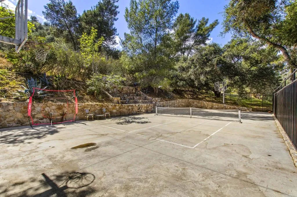 https://cdn.realtyfeed.com/cdn/127/306694305/1f18911fdb22104d77809412da047aa2.webp