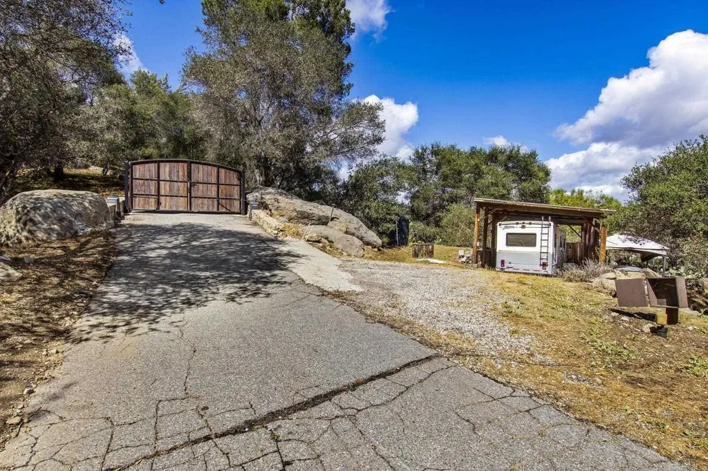 https://cdn.realtyfeed.com/cdn/127/306694305/21c9aa08e971e653277e57d56b1672c3.webp