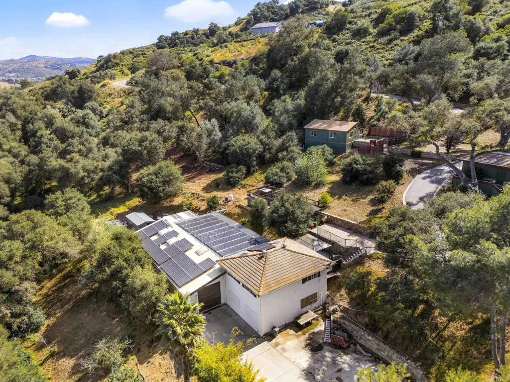 https://cdn.realtyfeed.com/cdn/127/306694305/3ea2910badd44bc5048e9ef41757aa58.webp