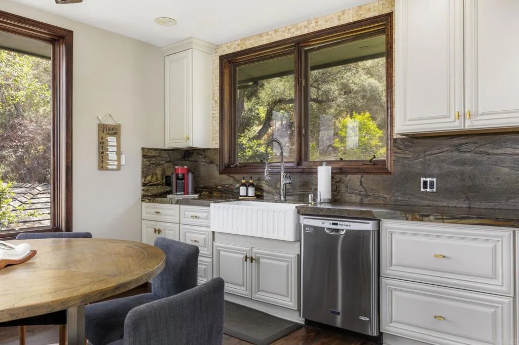 https://cdn.realtyfeed.com/cdn/127/306694305/606cea406896f92959fb1bf92e244126.webp