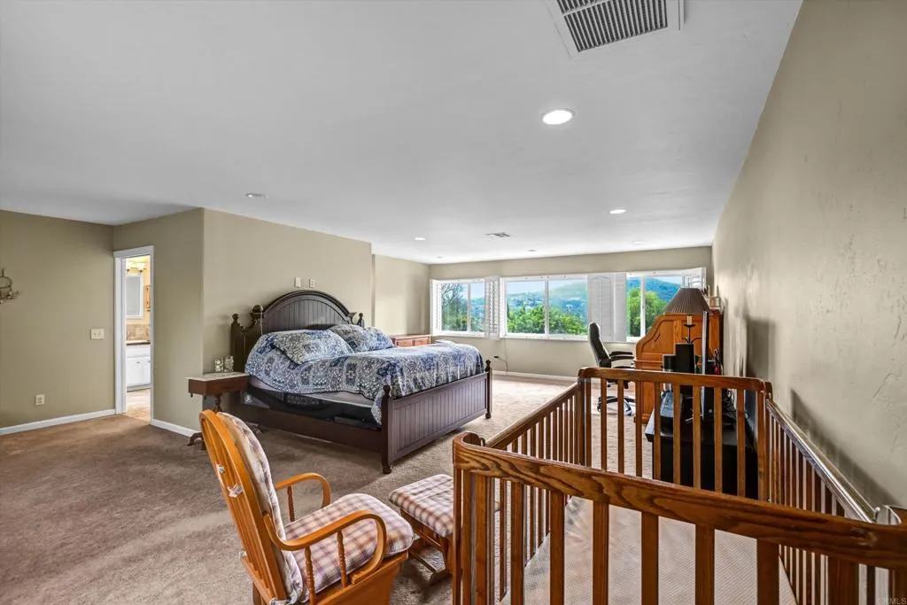https://cdn.realtyfeed.com/cdn/127/306694315/75d90002c4a1d544f3bb691d4c8743c6.webp