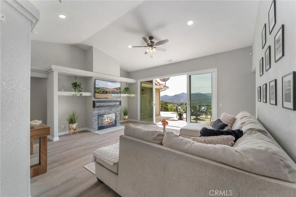 https://cdn.realtyfeed.com/cdn/127/306694382/0a3303a3056c71af68c9e44bfb907ece.webp