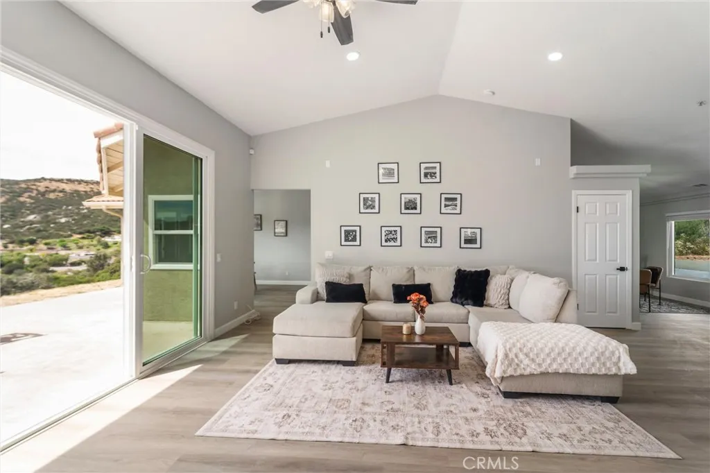 https://cdn.realtyfeed.com/cdn/127/306694382/185ae41865b94bea4287f9581282e45b.webp