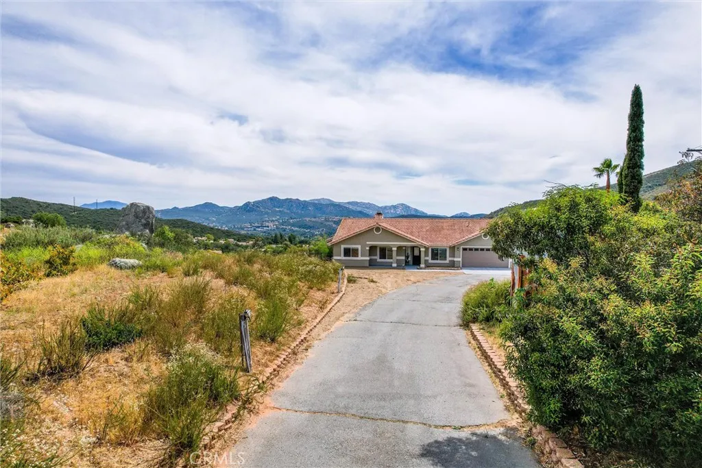 https://cdn.realtyfeed.com/cdn/127/306694382/298dc2321c1a8fc2975b243e8d286564.webp
