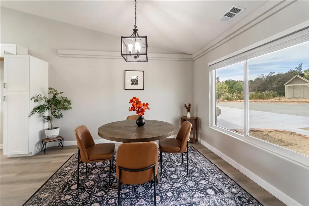 https://cdn.realtyfeed.com/cdn/127/306694382/485be9e9041aec12f0b1fb831e95a120.webp