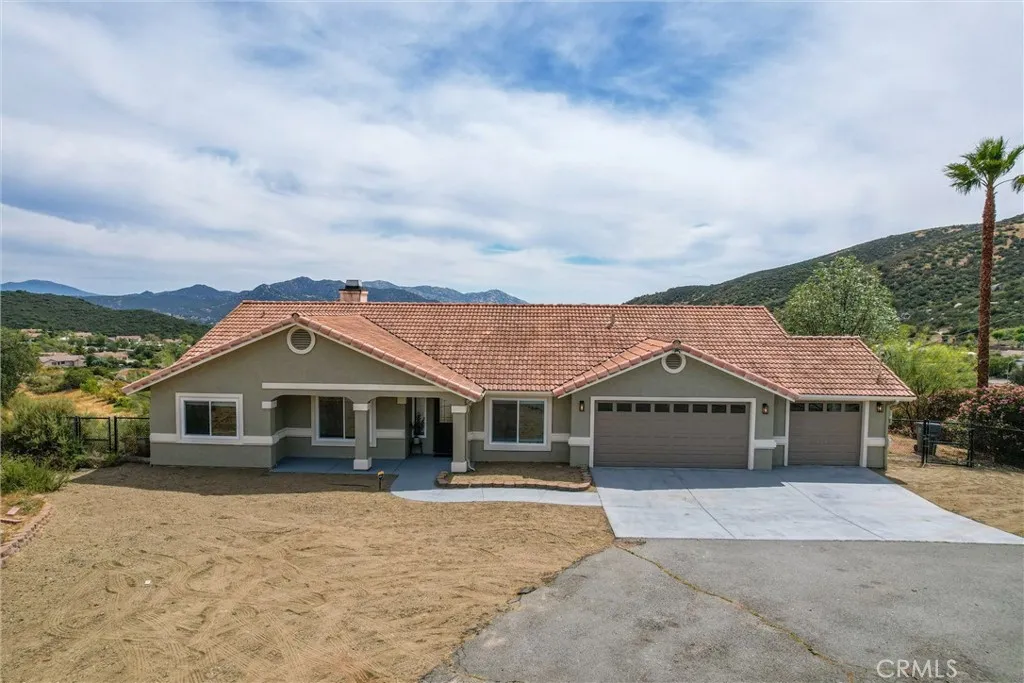 https://cdn.realtyfeed.com/cdn/127/306694382/6bc49d617cf25a6e1f0ee2e1aef2246a.webp