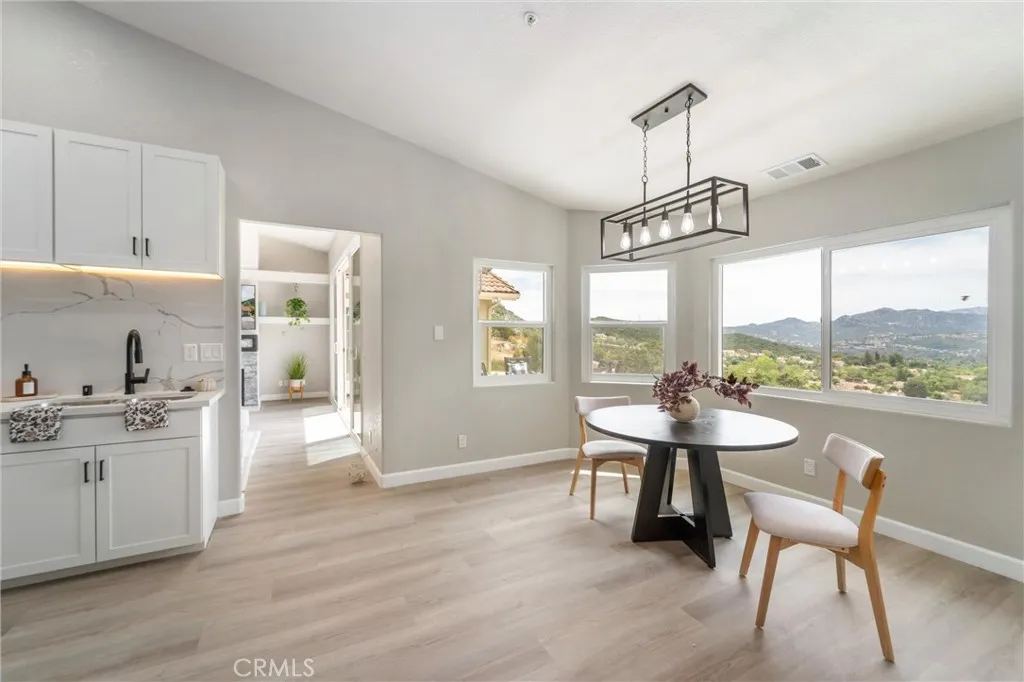 https://cdn.realtyfeed.com/cdn/127/306694382/8ad7a6074e6f6ec78a9882ba68abf3b8.webp
