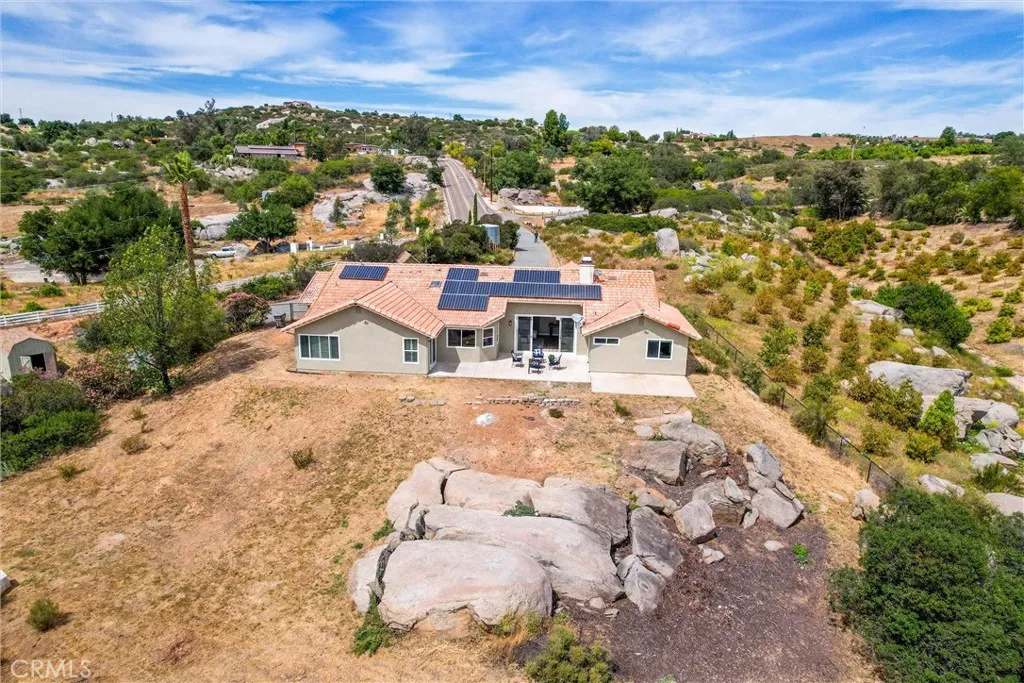 https://cdn.realtyfeed.com/cdn/127/306694382/8db841f1cfa0e72192c9f4f1b4261875.webp