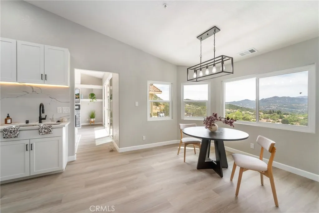 https://cdn.realtyfeed.com/cdn/127/306694382/9b6ef50059c3ba91a294358178c3e53e.webp
