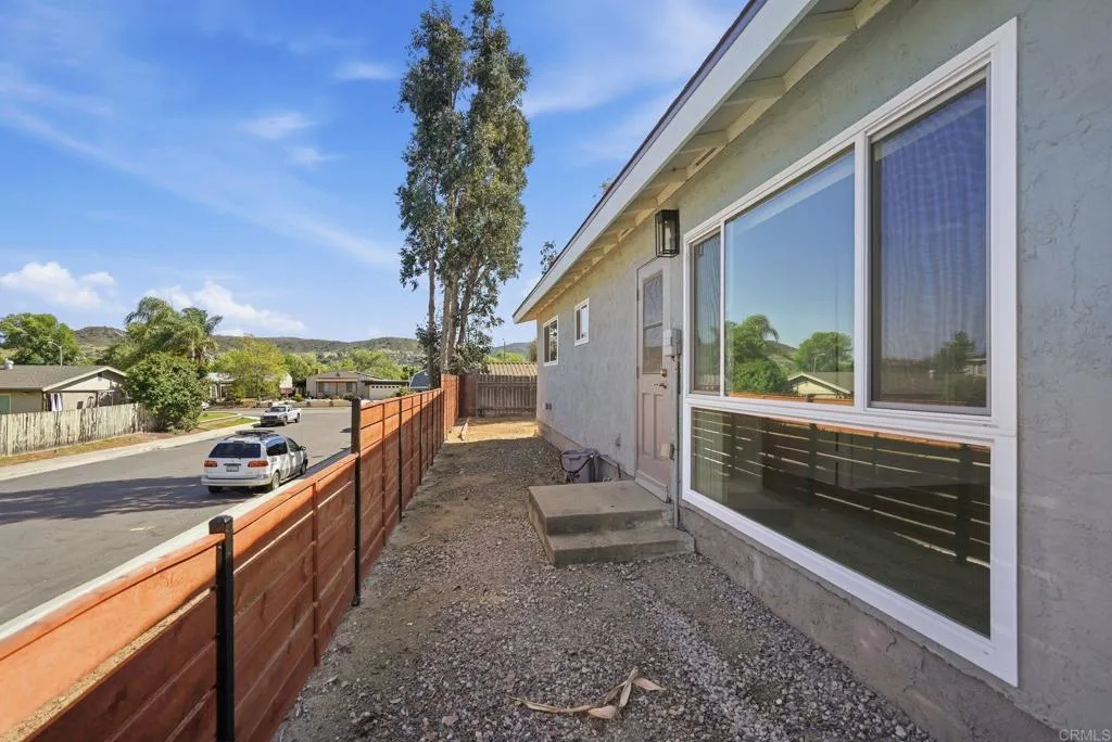 https://cdn.realtyfeed.com/cdn/127/306694387/92edb5eef35e37c8ad8270f388120b8b.webp