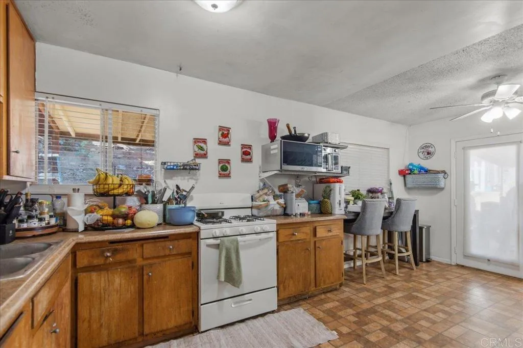 https://cdn.realtyfeed.com/cdn/127/306694440/ba988738f7418b3401b85f8fd990e4c1.webp