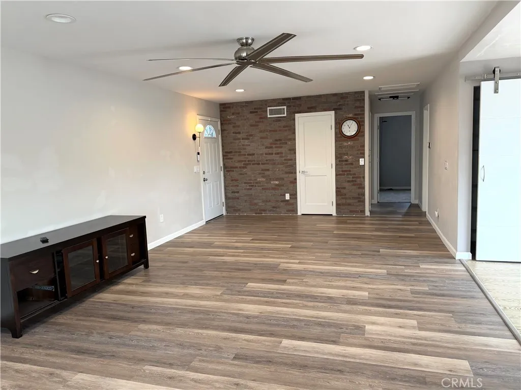 https://cdn.realtyfeed.com/cdn/127/306694446/ba256e6c9605215c8320f5a613d5f446.webp