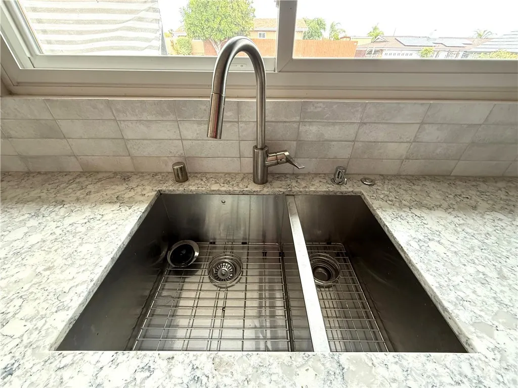 https://cdn.realtyfeed.com/cdn/127/306694446/eae15cec1157ac383bea5ea25d7a893d.webp